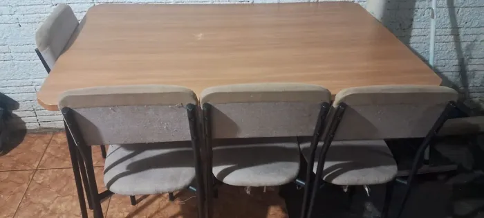 Mesa com 4 cadeiras