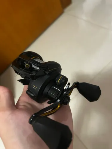 Carretilha Maruri Black Tamba Pro