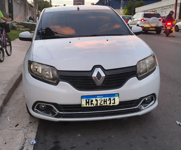 Renault Logan Authentique Hi-flex 1.0 16V 4P 2016