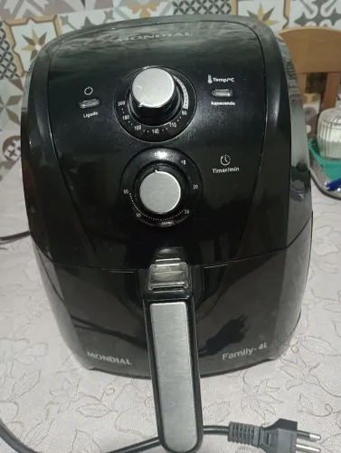 Air Fryer Mondial Family 4L<br>Ótimo estado, pouco uso.