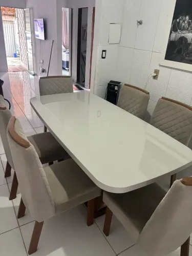 Mesa de jantar com 6 cadeiras - excelente estado