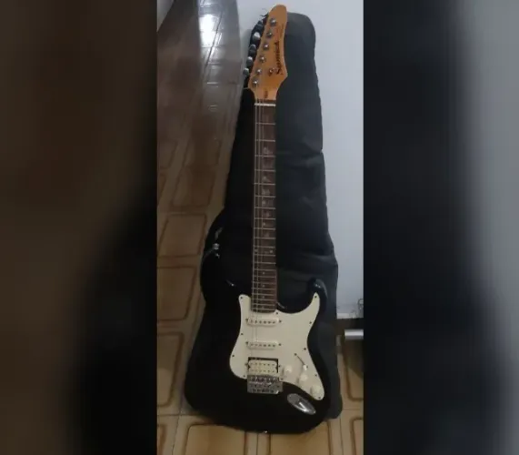 Guitarra Samick Strato + case