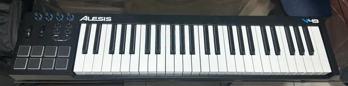 Controlador Alesis V49