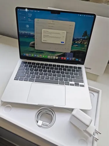 MacBook Air m2 13,6 pol 256gb/8ram