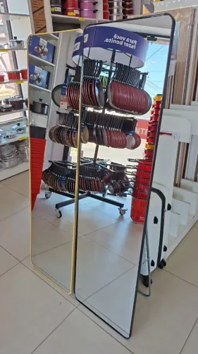 ESPELHO COM DESIGN ELEGANTE E MODERNO PARA VOCÊ