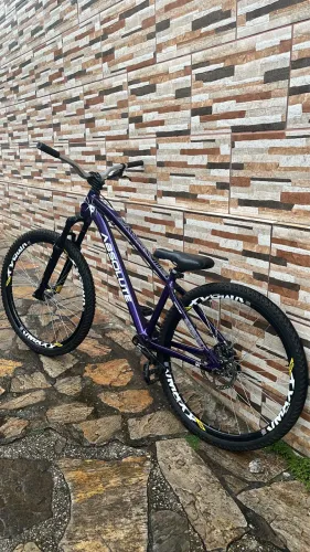 Bicicleta absolute semi-nova.  Valor a combinar!