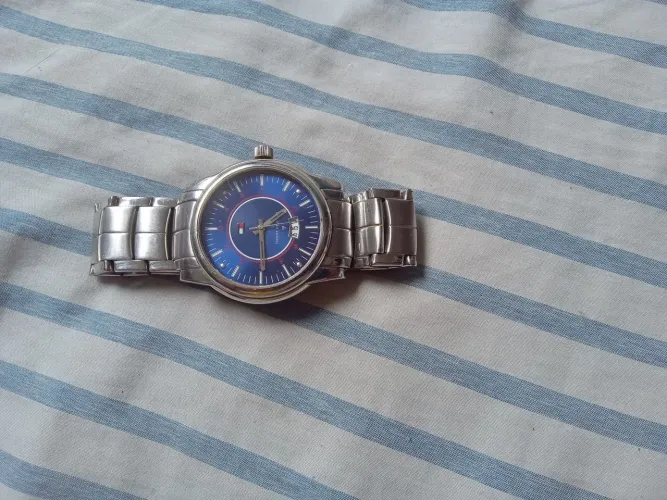 Vendo relogio tommy hilfiger, original vivara.<br>Esta esse preço pra sair logo.