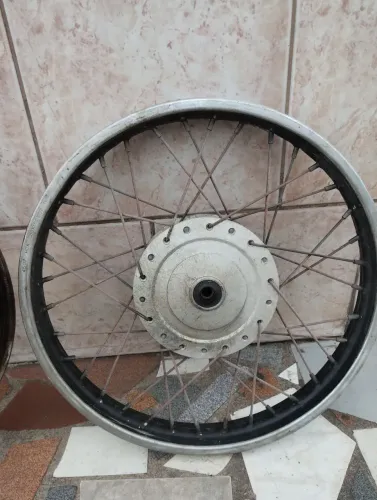 Par de rodas Titan  150 e Guidão alumínio.