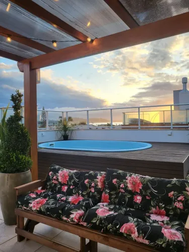 Cobertura a venda com 3 quartos (1 suite), 146 m² - Cachoeira do Bom Jesus, Florianópolis