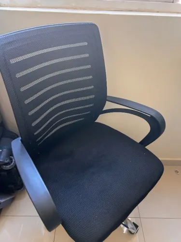 Cadeira de escritório + mesa de estudo