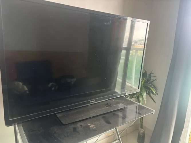 TV LCD PHILLIPS 47?