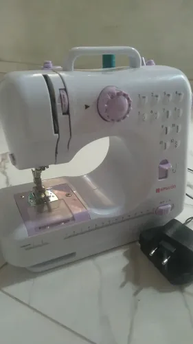 Vendo mini maquina semi nova