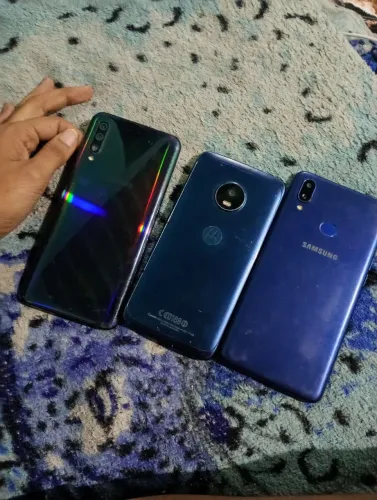 Celular para concerto ou tirar peças 130 os 3