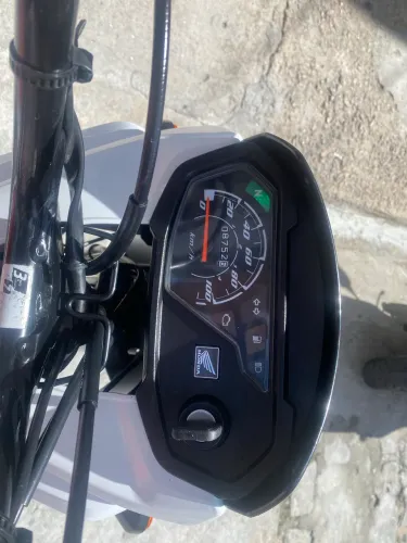 Pop 110 extra  com menos de 9 mil km rodados