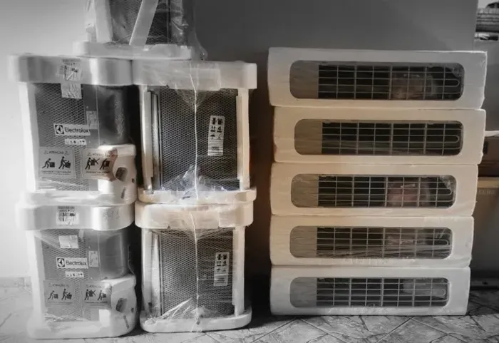 Ar Condicionado 18000 BTUs Inverter Electrolux Color Adapt Frio 220V