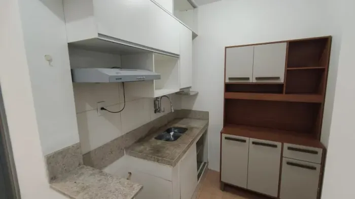 Alugo Apartamento Quarto e Sala com Dependência em Praia do Canto