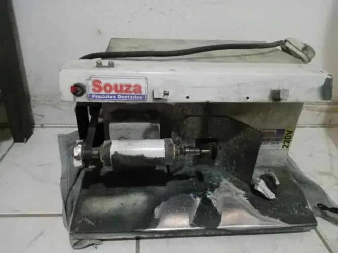 Equipamentos de laboratório de prótese dentária. Entrar em contato Simone  * 