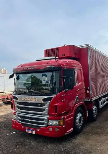 SCANIA P310 4eixo Câmara Fria