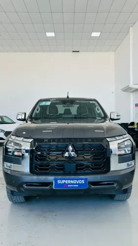 Mitsubishi TRITON HPE-S 2.4 CD 4X4 TB Diesel Aut. 2026