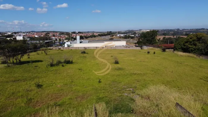 Área de 17.812 m² em Localização Estratégica para Grandes Projetos