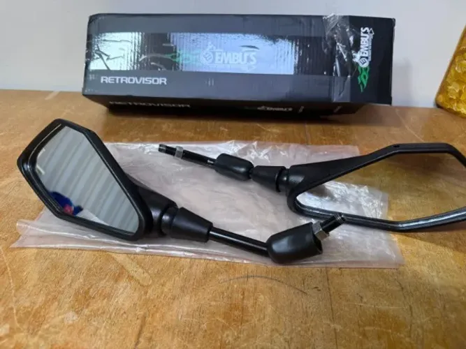 Retrovisor modelo Kawasaki Z400, sem uso algum