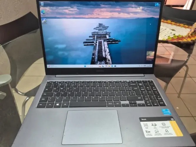 Notebook Samsung 15,6" Intel Celeron 6305 12GB RAM SSD 256GB NVMe Windows 11