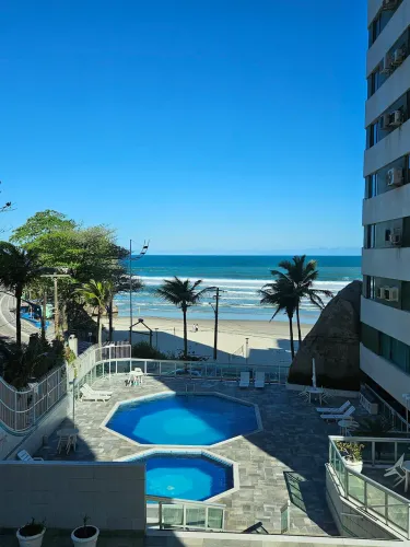 Apartamento à Beira Mar à venda, Astúrias, Guarujá, SP | Qvista Inteligência Imobiliária