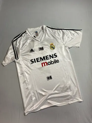 Camiseta Real Madrid Retrô Titular 04/05 - C/ Personalização #Zidane10 (G)