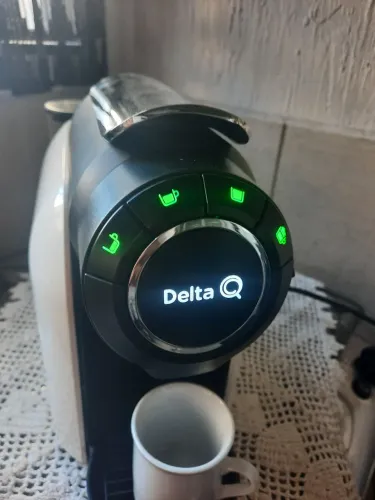 Cafeteira delta Q milkqool branca