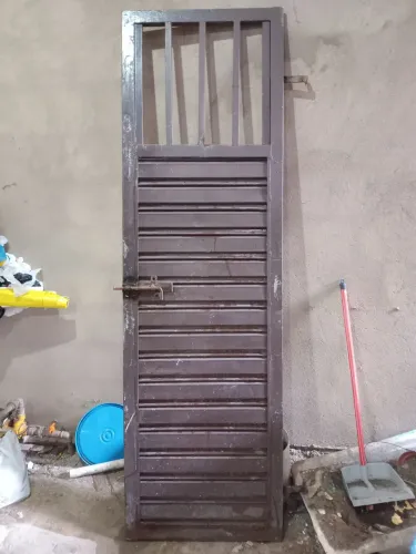 Vende se 01 portao