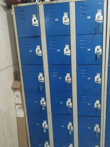 Armário Roupeiro De Aço cor 18 Portas