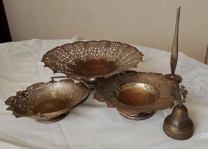 Lote de peças decorativas antigas/vintage de metal