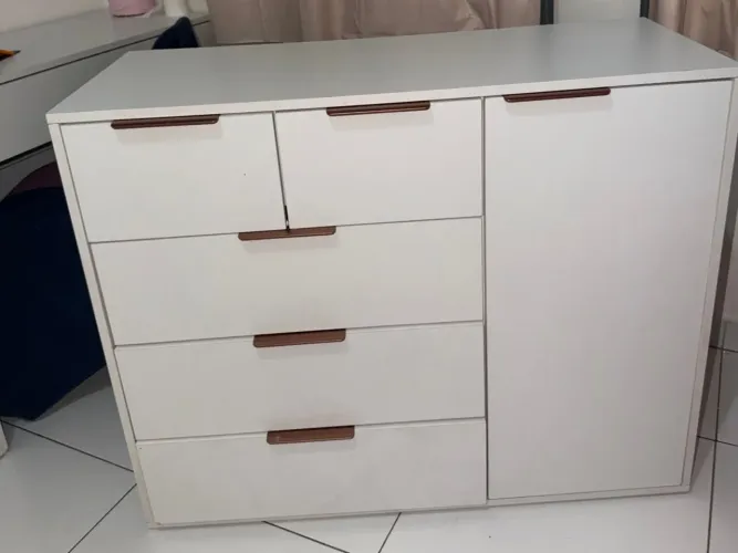 Cômoda branca