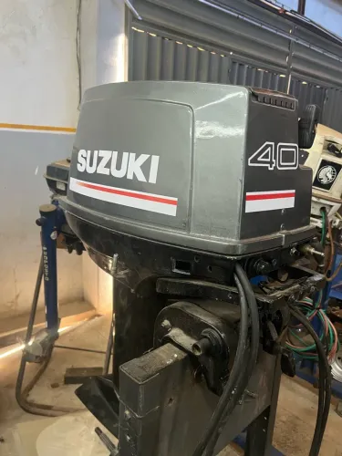 Motor Suzuki 40hp com partida