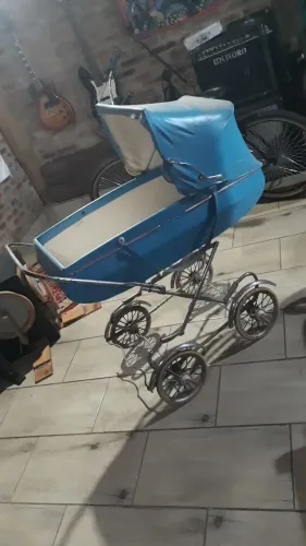 Carrinho de bebê antigo ano 60/70
