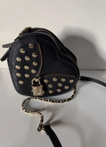Bolsa Arezzo coração 100% couro