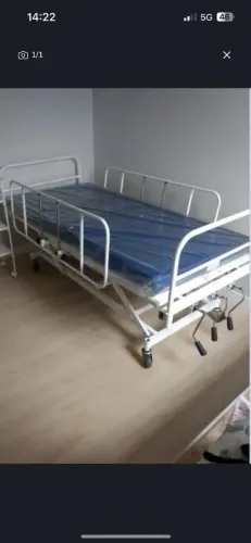 Cama 3 manivelas com colchão impermeável