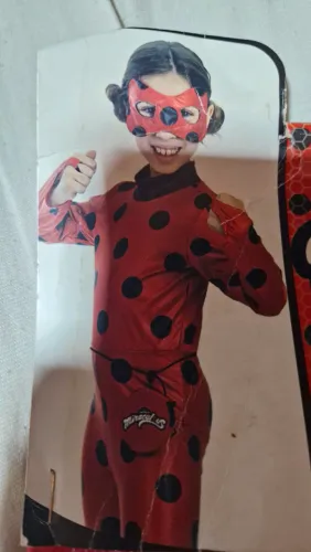 Vendo fantasia ladybug 12 anos