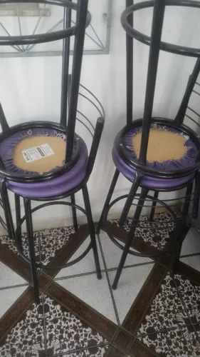 Banquetas Altas em Metal com Assento Estofado Roxo