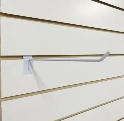 Painel canaletado + 100 unidades de gancho 30cm