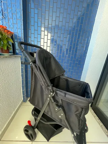Carro pet em estado perfeito para venda !