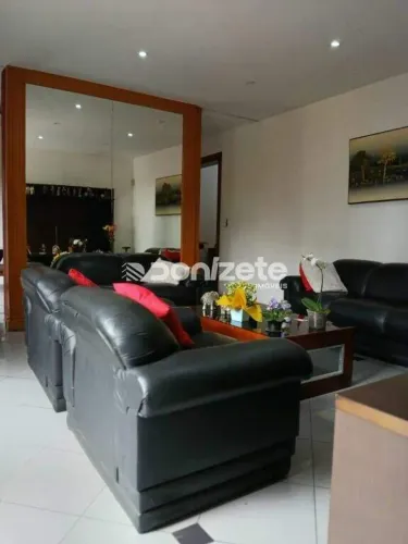 Casa residencial à venda em Santo André (Vila Pires) | 3 quartos, 2 suítes e 8 vagas