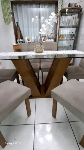 Sala de jantar com aparador