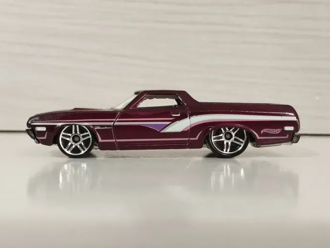Miniatura Ford rancheiro. 