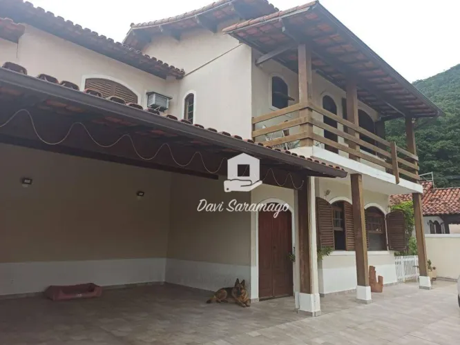 Casa com 4 dormitórios à venda, 250 m² por R$ 1.600.000,00 - Jardim Imbuí - Niterói/RJ