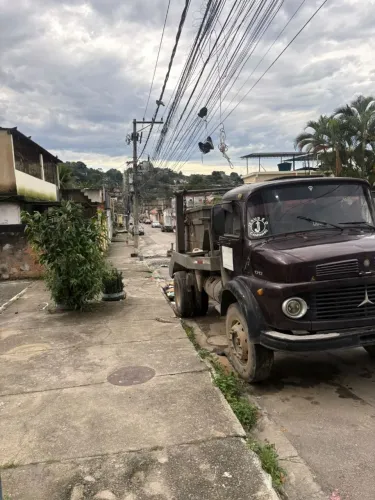 Caminhão poli guindaste 70 mil 