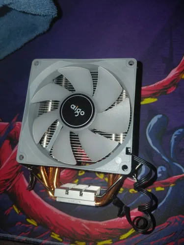 Cooler de CPU marca Aigo, modelo Ice400SE ou Ice200 Pro