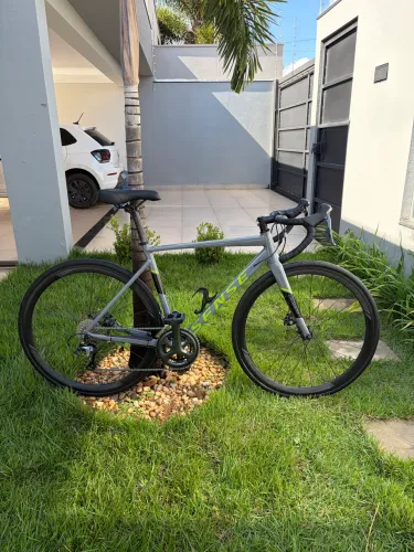 Speed Sense Criterium Race - Shimano Tiagra 20V - Freios a Disco - Tam M (53)