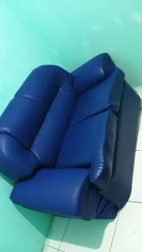Vendo sofá de dois lugares troco tbm