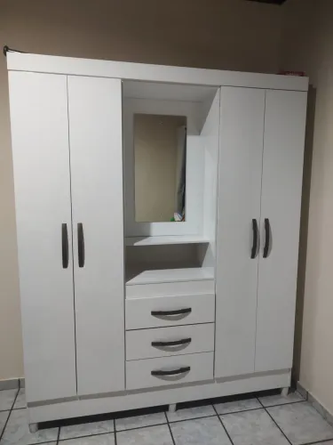 Guarda-roupa Branco